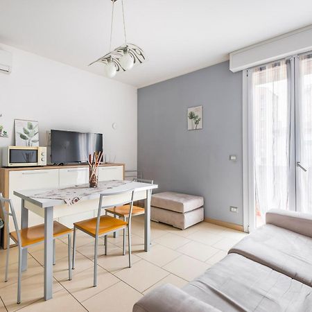 Stile E Comfort In Citta Con Wi-Fi Carpi Luaran gambar